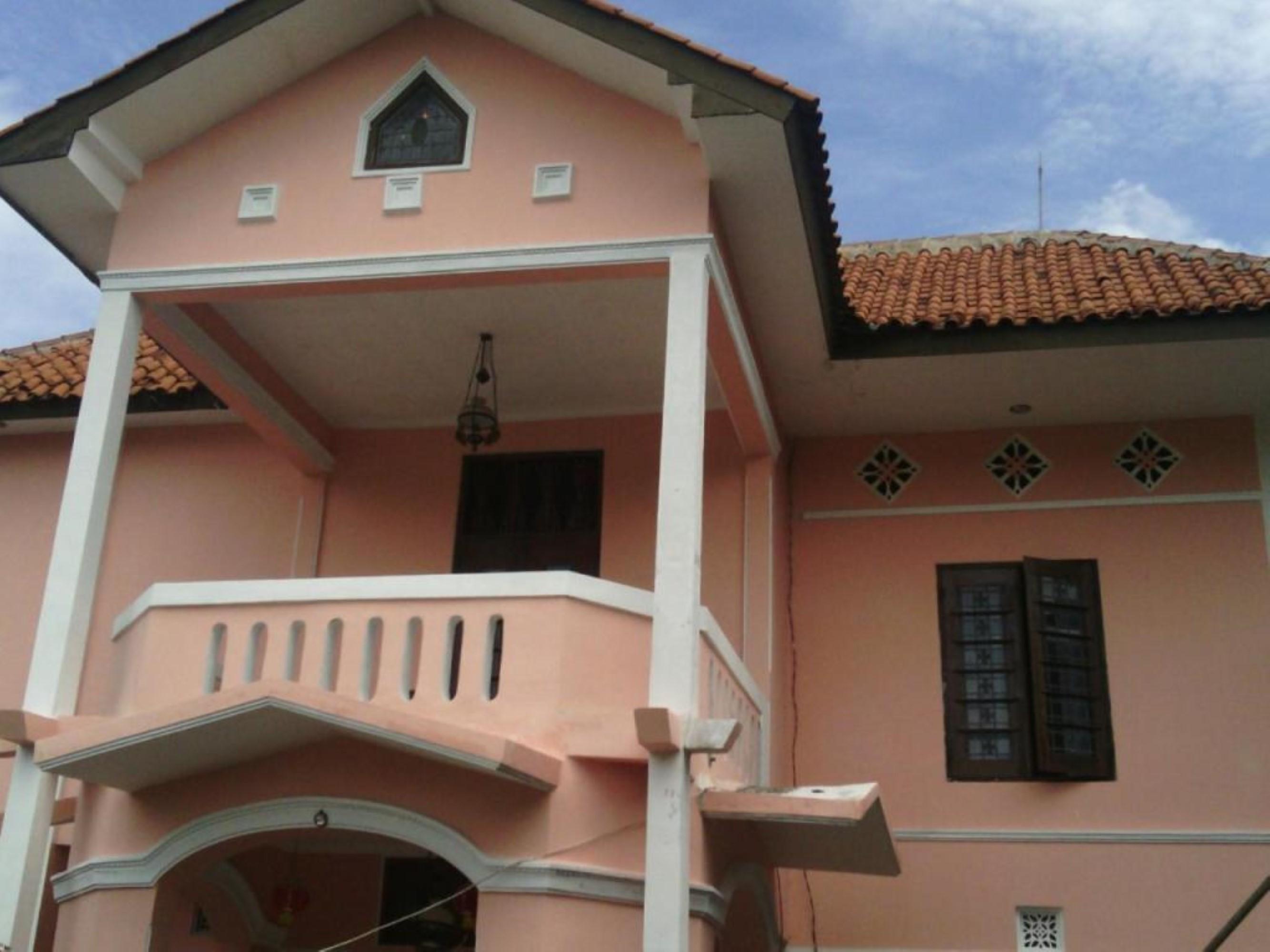 Kost 48 Surabaya Hotel Buitenkant foto