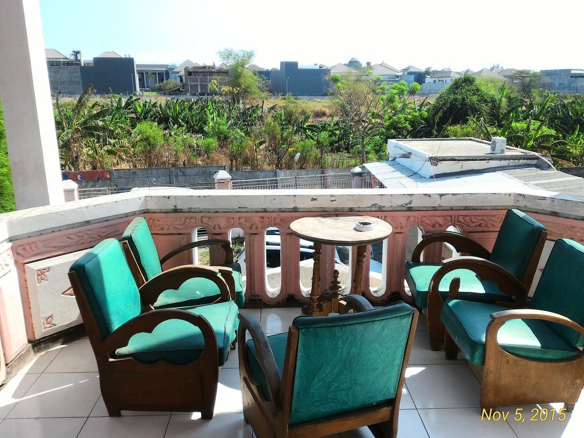 Kost 48 Surabaya Hotel Buitenkant foto